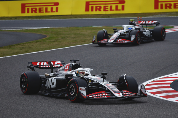 Magnussen og Hülkenberg fra Moneygram Haas F1 Team Japans GP
